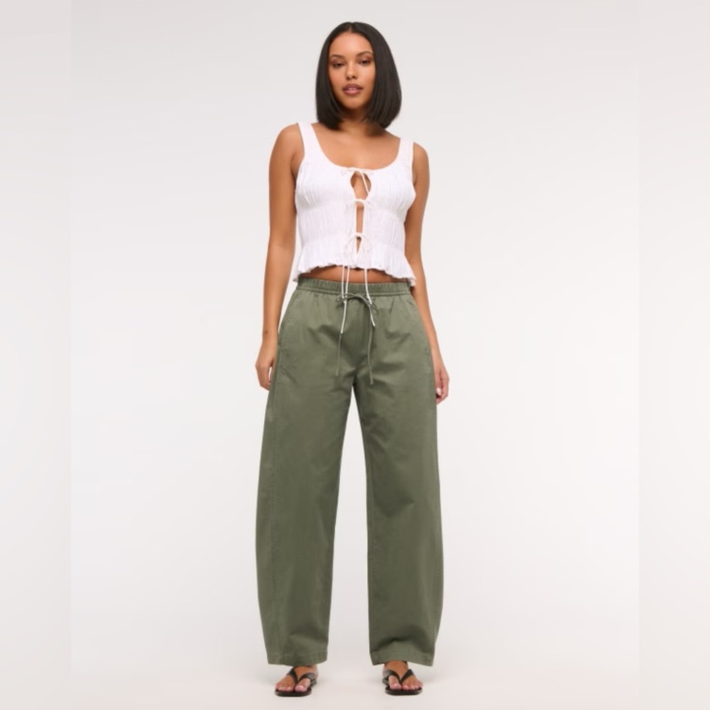 Abercrombie & Fitch Barrel Pull-On Pant - L Short